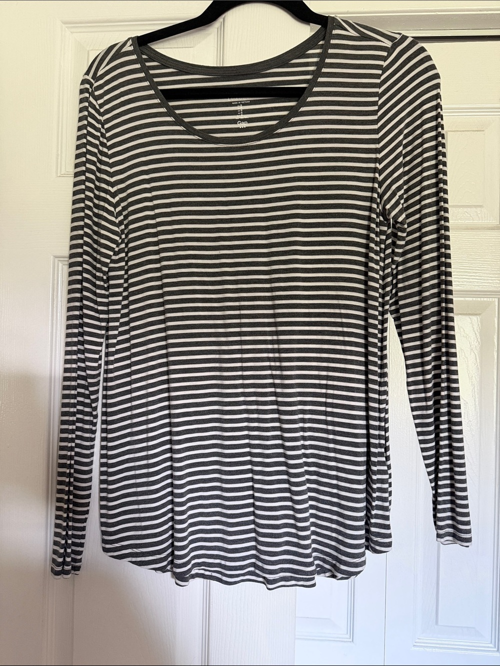 GAP Gray and White Striped Long-Sleeve Scoop Neck Top
